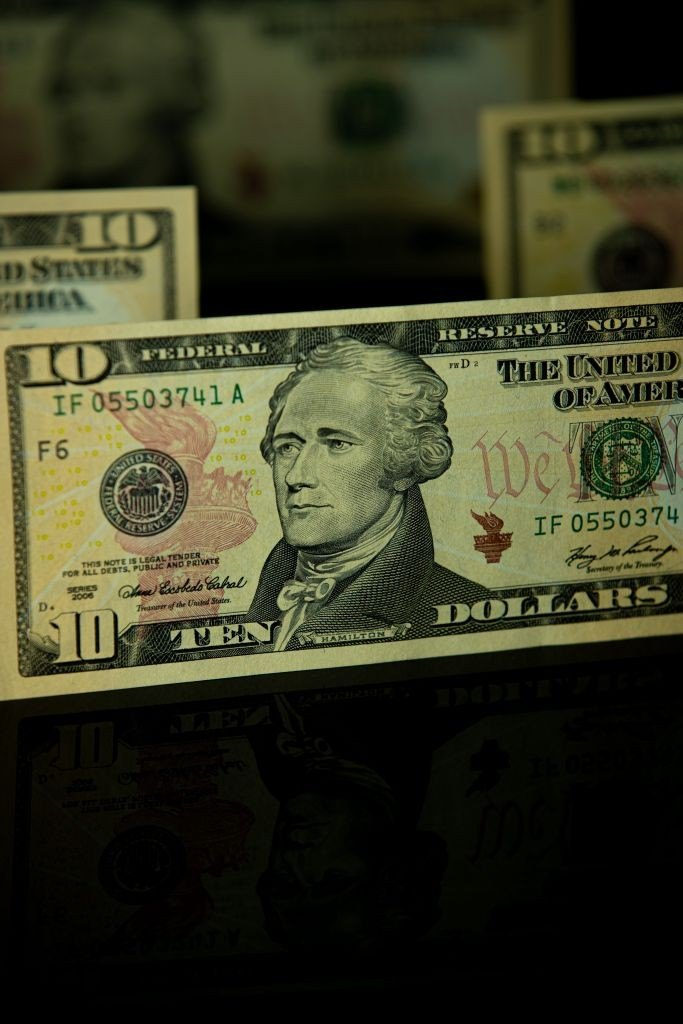 Counterfeit 10 dollar bill