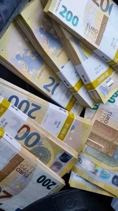 Counterfeit 200 euros