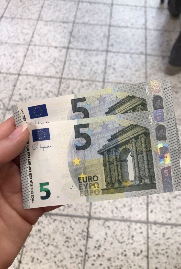 Counterfeit 5 Euros