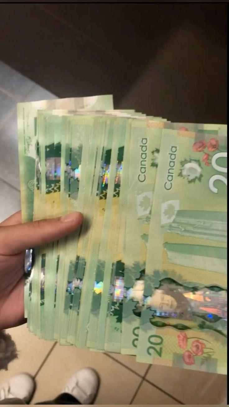 Counterfeit Canadian 20 Dollar Bills