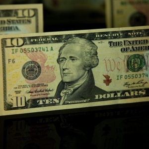 Counterfeit 10 dollar bill