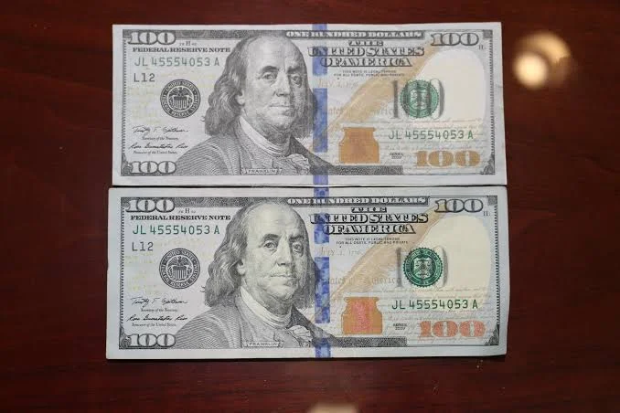 Fake $100 Dollar Bill vs Real ones